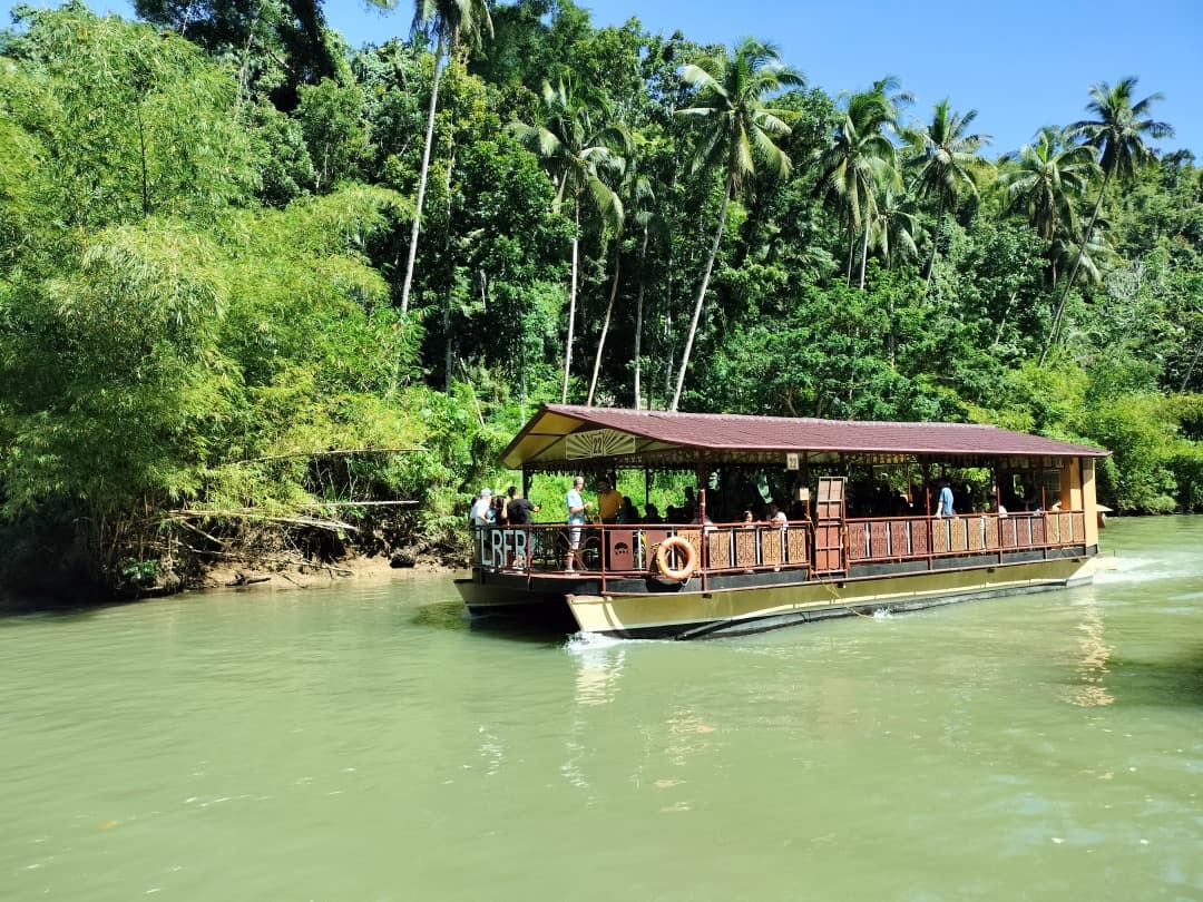 ボホール島ツアー｜ロボクリバークルーズ
