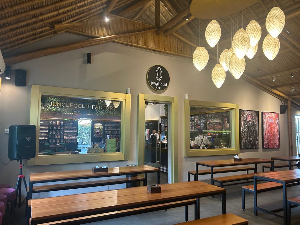 ジャングルゴールド店内