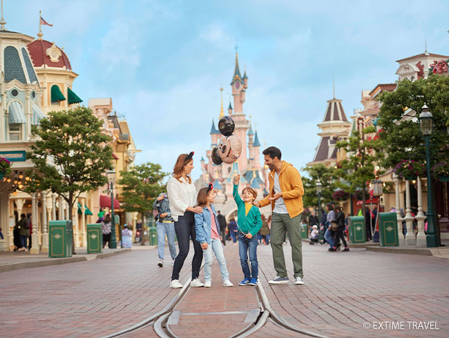 パリ  ディズニーランド･パーク®  アドベンチャー・ワールド®