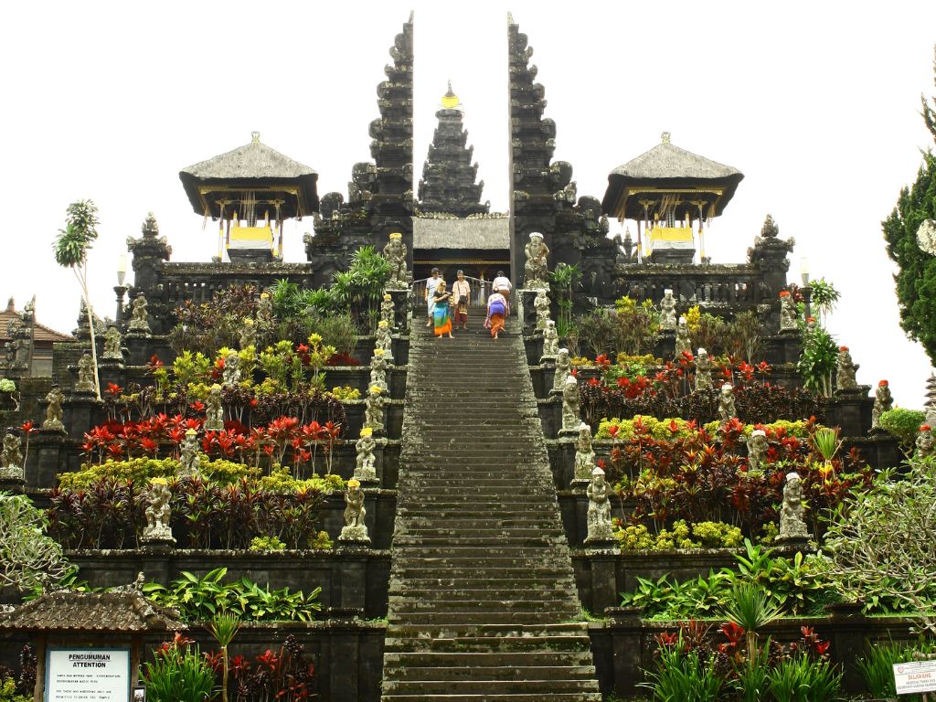ブサキ寺院|バリ・ヒンドゥー寺院の総本山