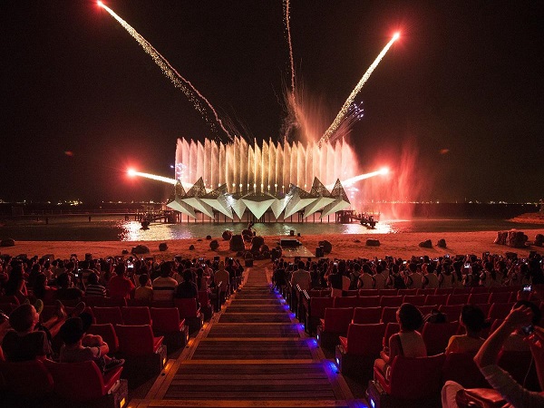 野外ナイトショー【ウィングス オブ タイム ファイヤーワークス シンフォニー】