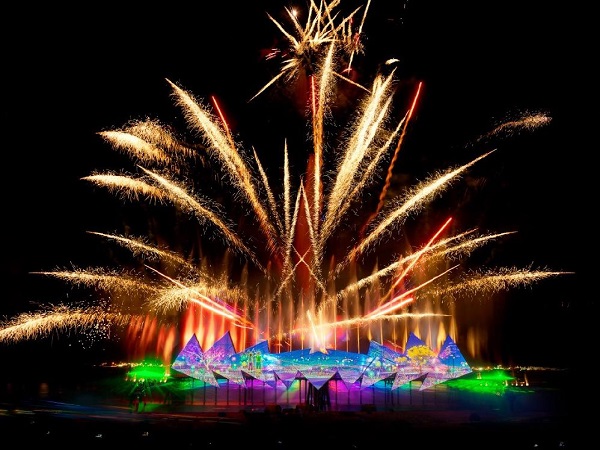 野外ナイトショー【ウィングス オブ タイム ファイヤーワークス シンフォニー】