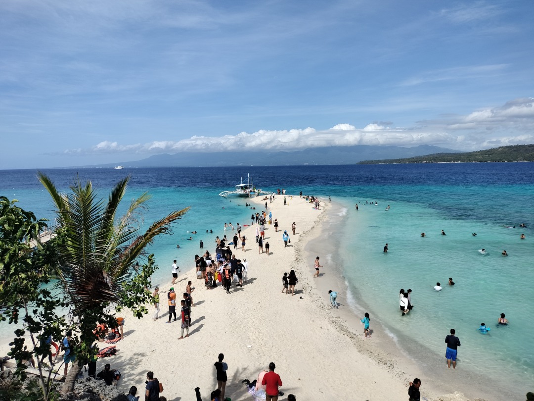 ★ スミロン島へは混乗チャーターボートで移動！