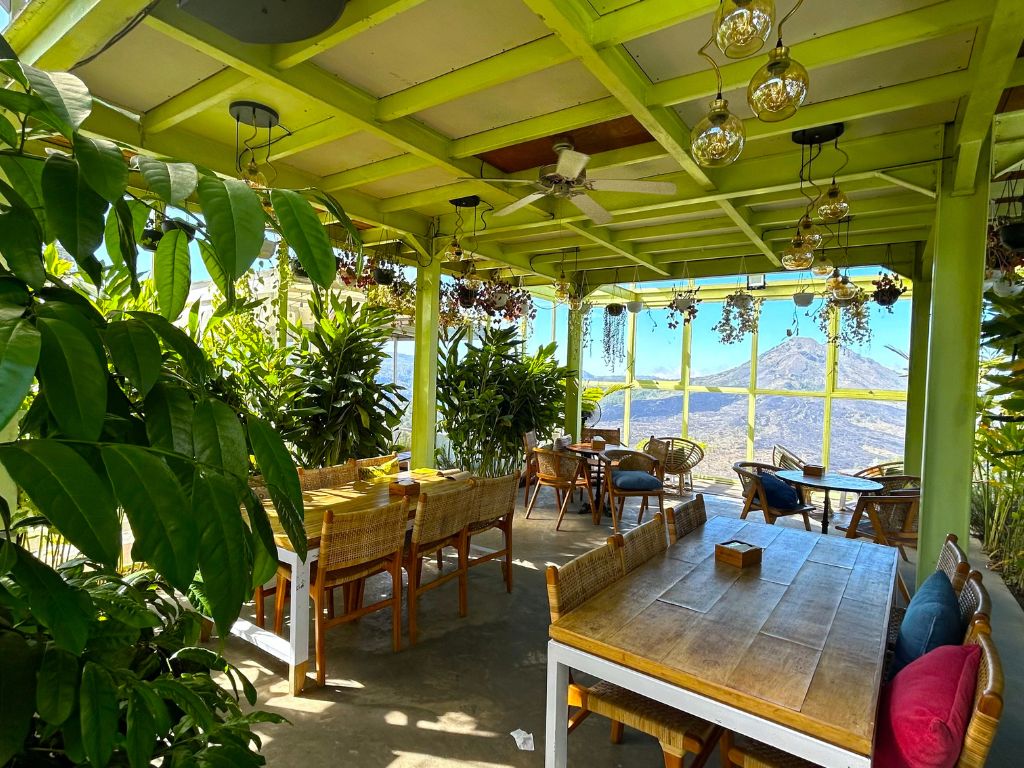 キンタマーニ高原のカフェ