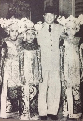 ★金曜日限定公演!ティルタサリ舞踊団