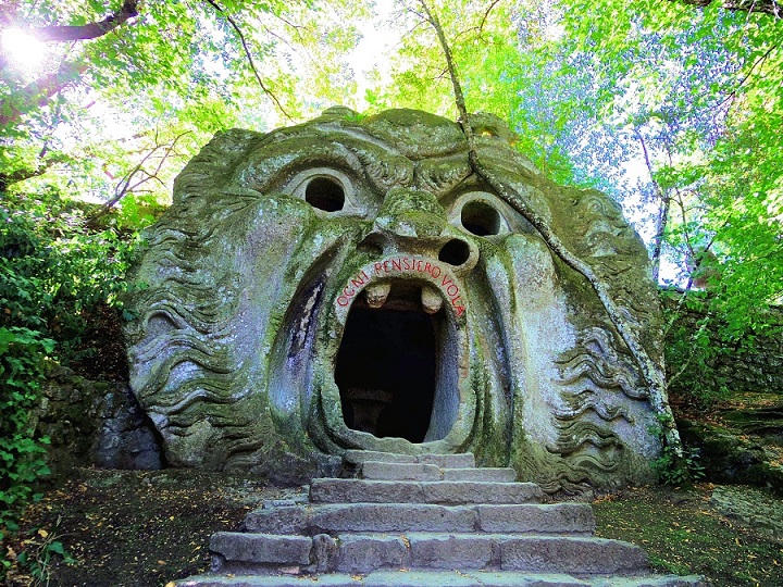 パワースポットの森「ボマルツォ怪物公園」で愛と神話の世界を感じよう！