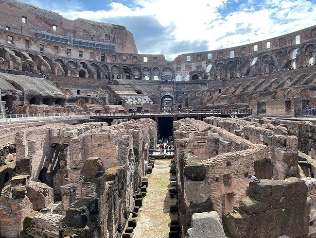 入手困難なコロッセオの地下遺跡&アレーナの予約チケット付きツアー!