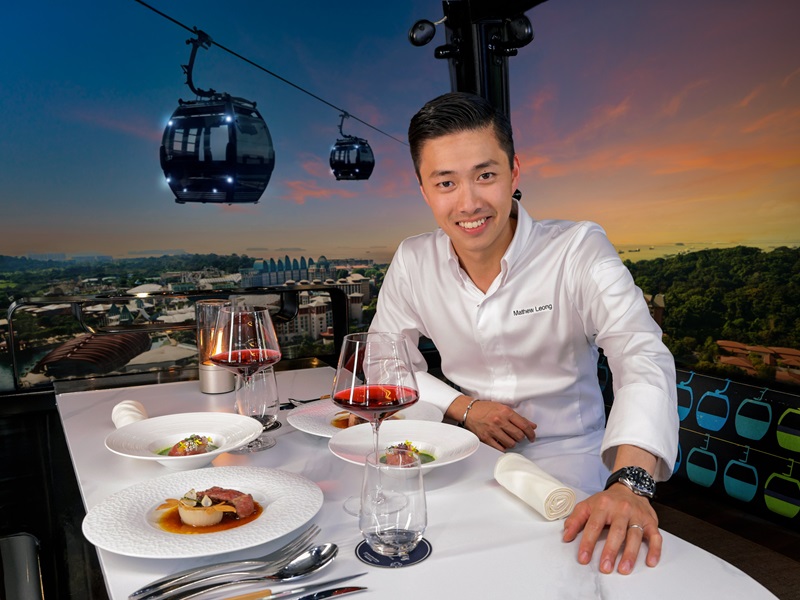 【完全個室のプライベート空間でのコースメニュー】ケーブルカー・スカイダイニング by Chef Mathew Leong   