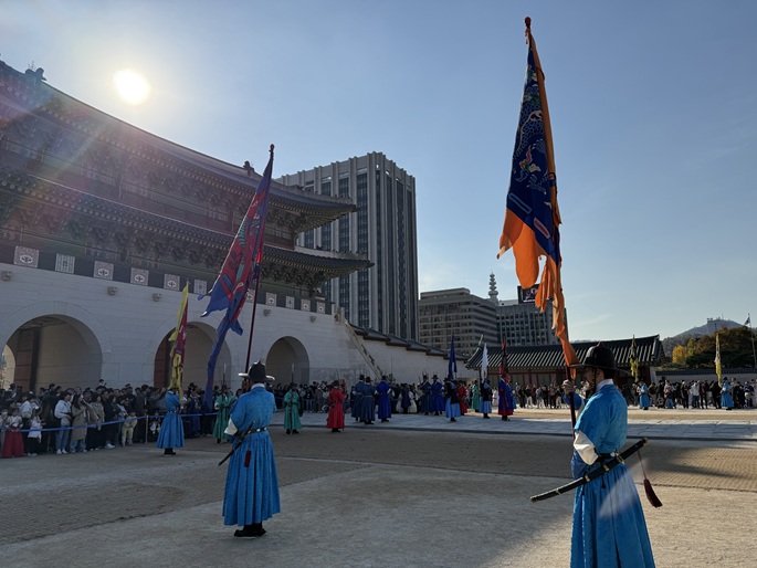 景福宮光化門と日本語ガイド