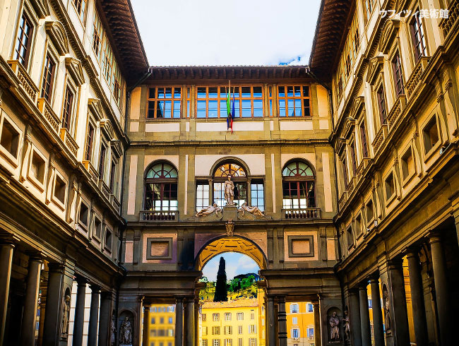 日本語公認ガイドの説明で理解が深まるウフィツィ美術館