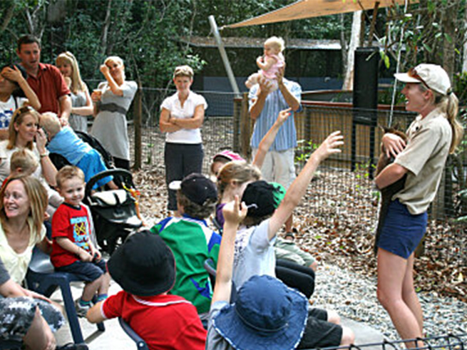 人気動物5種と間近で触れ合い