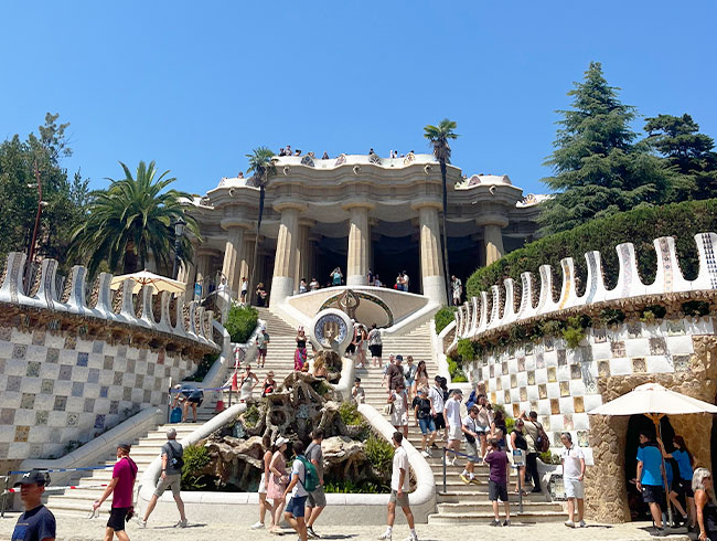 入場チケット入手困難なグエル公園も入場！バルセロナの世界遺産を網羅。