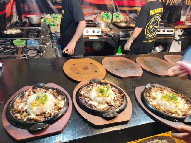 ITパークのナイトマーケット（スグボメルカド）料理写真（イメージ）