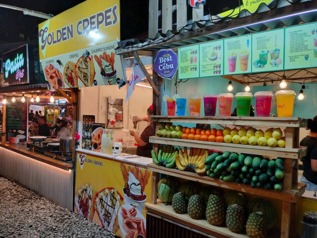 ITパークのナイトマーケット（スグボメルカド）