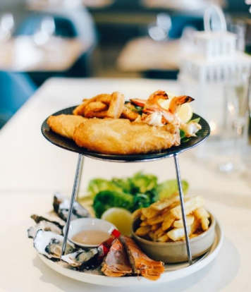 【ミールクーポン・事前予約】ヒルトンサーファーズパラダイスでシーフードを堪能！2コースランチまたはディナー