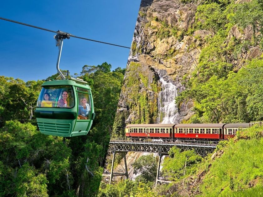 【スカイレール＆キュランダ鉄道】選べる往復チケット（片道送迎付き）