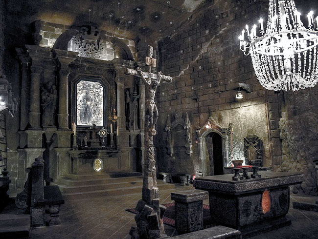 日本語公認ガイドが同行するので安心