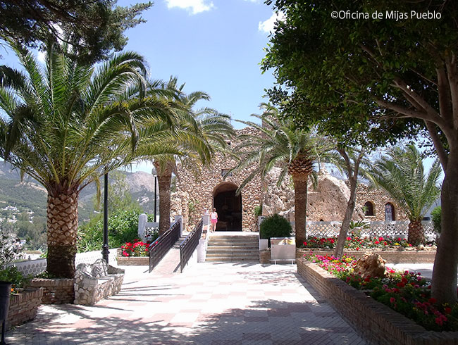 朝の出発も、プライベートツアーだからご滞在ホテル発で安心!