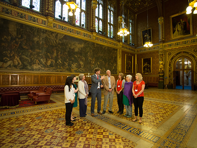 日本語で案内できる唯一の英国公認ガイドがご案内