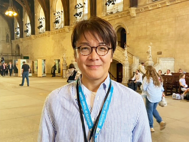 案内人: 英国公認日本語ガイド　石垣　雷さん