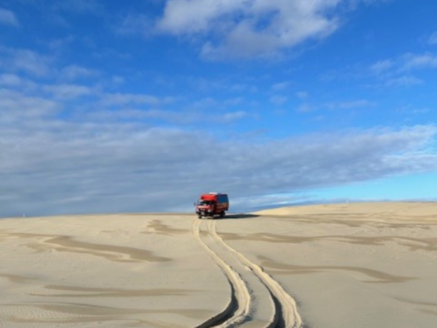 砂漠での４WD＆サンドボーディング体験