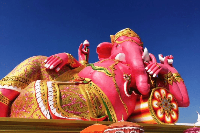 【早朝到着用】空港お迎え+ピンクガネーシャ＋マッサマンカレーのランチ