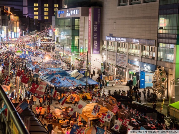 ★エリア地図、交通カード提供★ 釜山ナイトウォーキング！（チャガルチ市場、国際市場、カントン市場、釜山タワー・龍頭山メディアパーク）