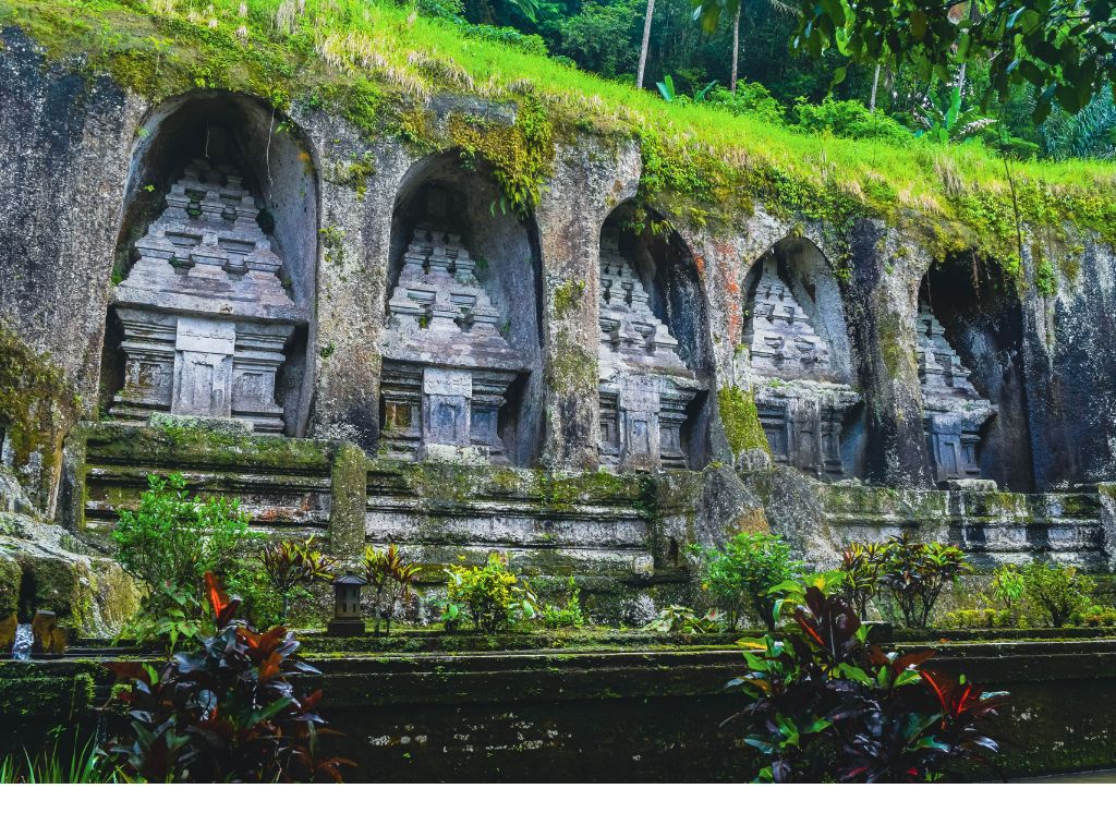 世界文化遺産・バリ島最大の石窟遺跡グヌンカウィ
