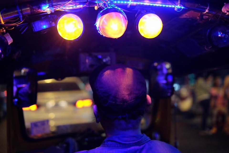 【ナイトツアー】トゥクトゥクで旧市街夜景巡り+グルメ街「ヤワラート」食べ歩き（日本語ガイド付き）