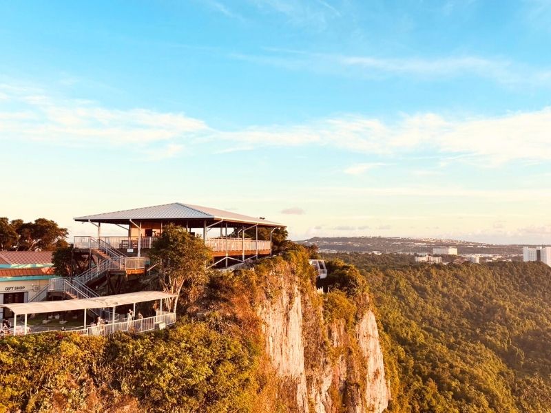 グアムの名所「恋人岬」