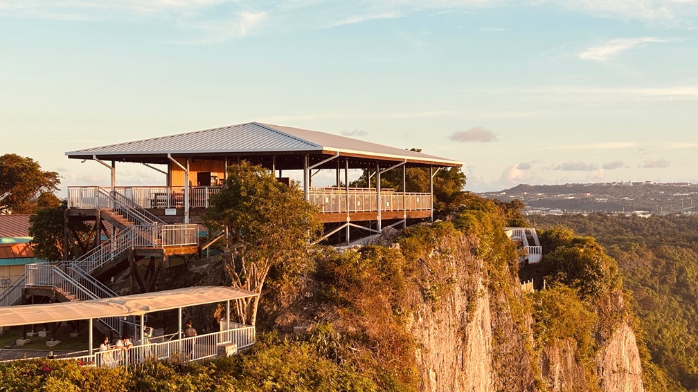 © グアム政府観光局