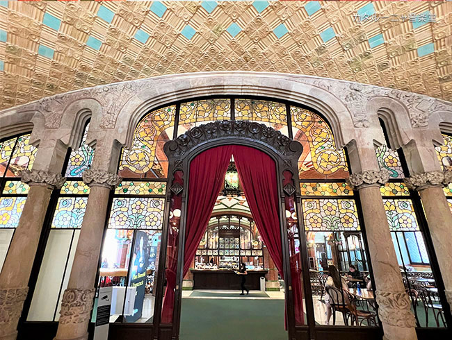 マイバスツアーでは州公認ライセンスを所有する日本語ガイドが詳しく案内します