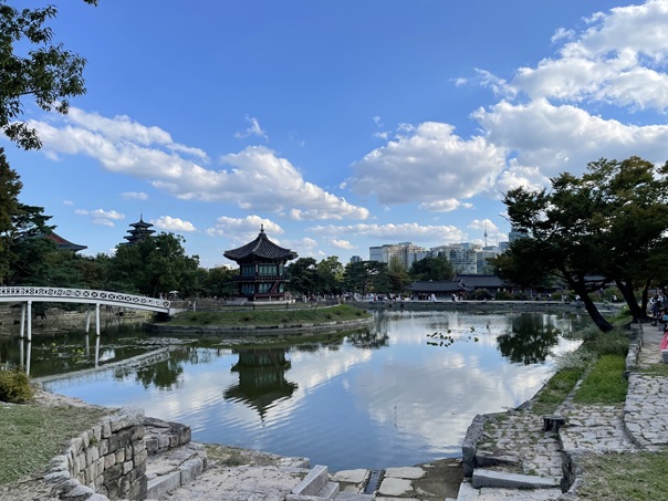 ガイドの説明で景福宮をより深く楽しめる