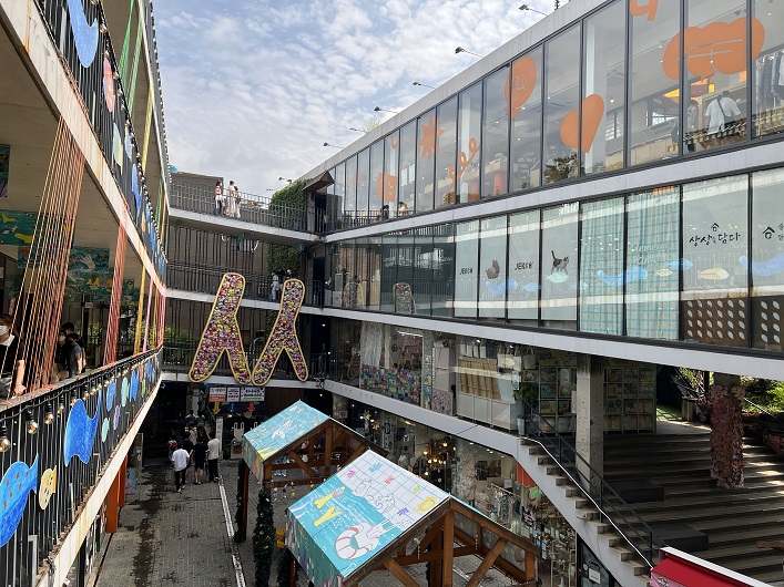  伝統工芸の街「仁寺洞」とレトロな雰囲気がおしゃれな「益善洞」