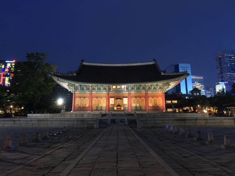 徳寿宮夜間観覧で幻想的な宮殿美を満喫