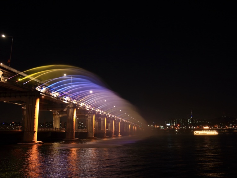 盤浦漢江公園の月光レインボー噴水＆セビッソムの夜景鑑賞♪