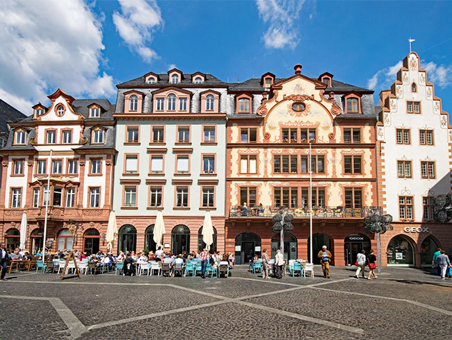 日本語の観光ガイドをチャーターしてマインツを巡るツアーです。