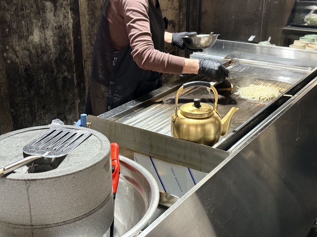 🍶おしゃれなダイニングで、作り立てのチヂミと生マッコリを堪能！