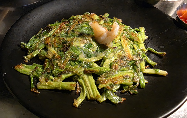 🍶おしゃれなダイニングで、作り立てのチヂミと生マッコリを堪能！