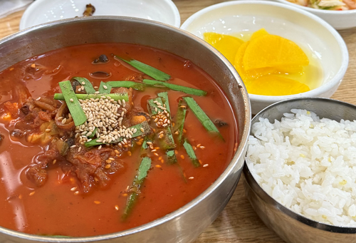 草堂（チョダン)スンドゥブ村