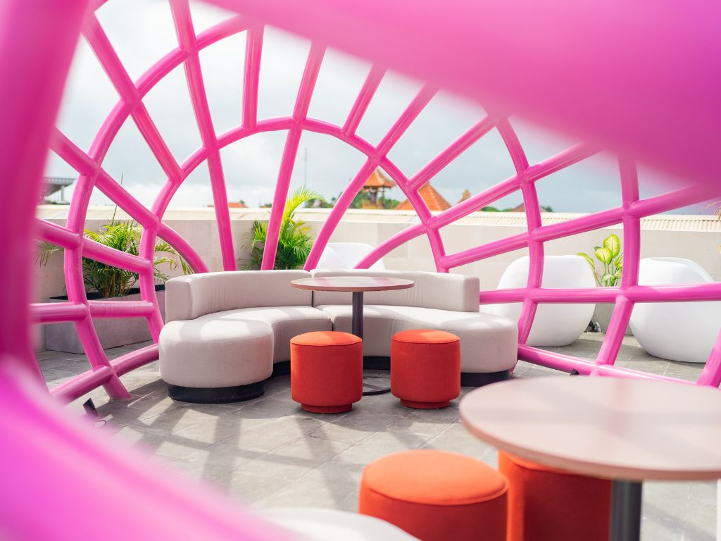 【往復空港送迎付きホテルステイ】VOCO バリ スミニャック 2泊3日