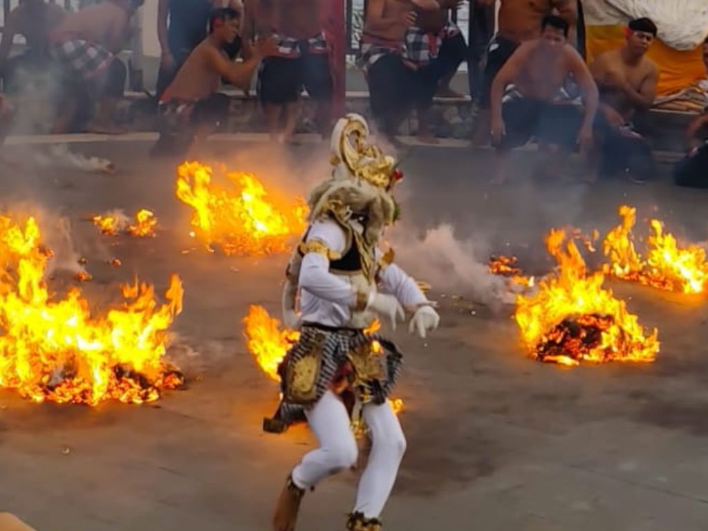 ムラスティービーチ・ケチャックダンス
