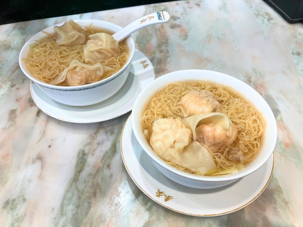 ✨香港屈指の名店の海老ワンタン麺🦐