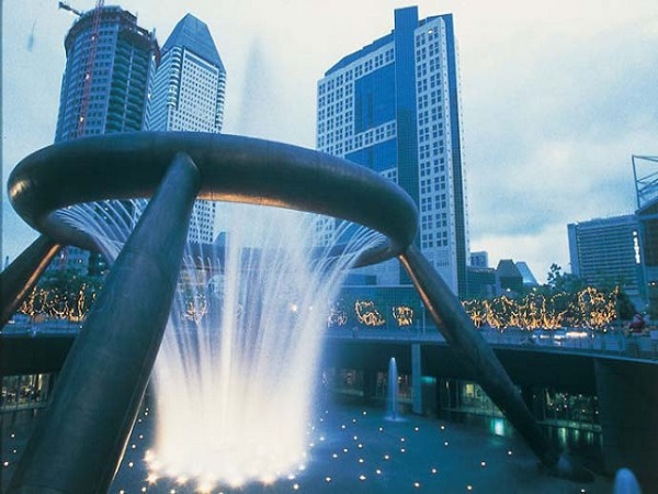 富の噴水（FOUNTAIN OF WEALTH）   