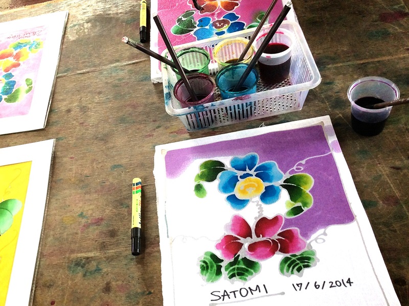 ジョホールバルにあるマレー文化村でのバティック染め体験