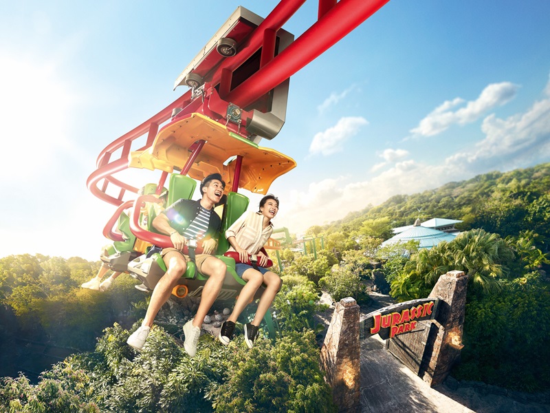 ユニバーサル・スタジオ・シンガポールでスリルを味わう