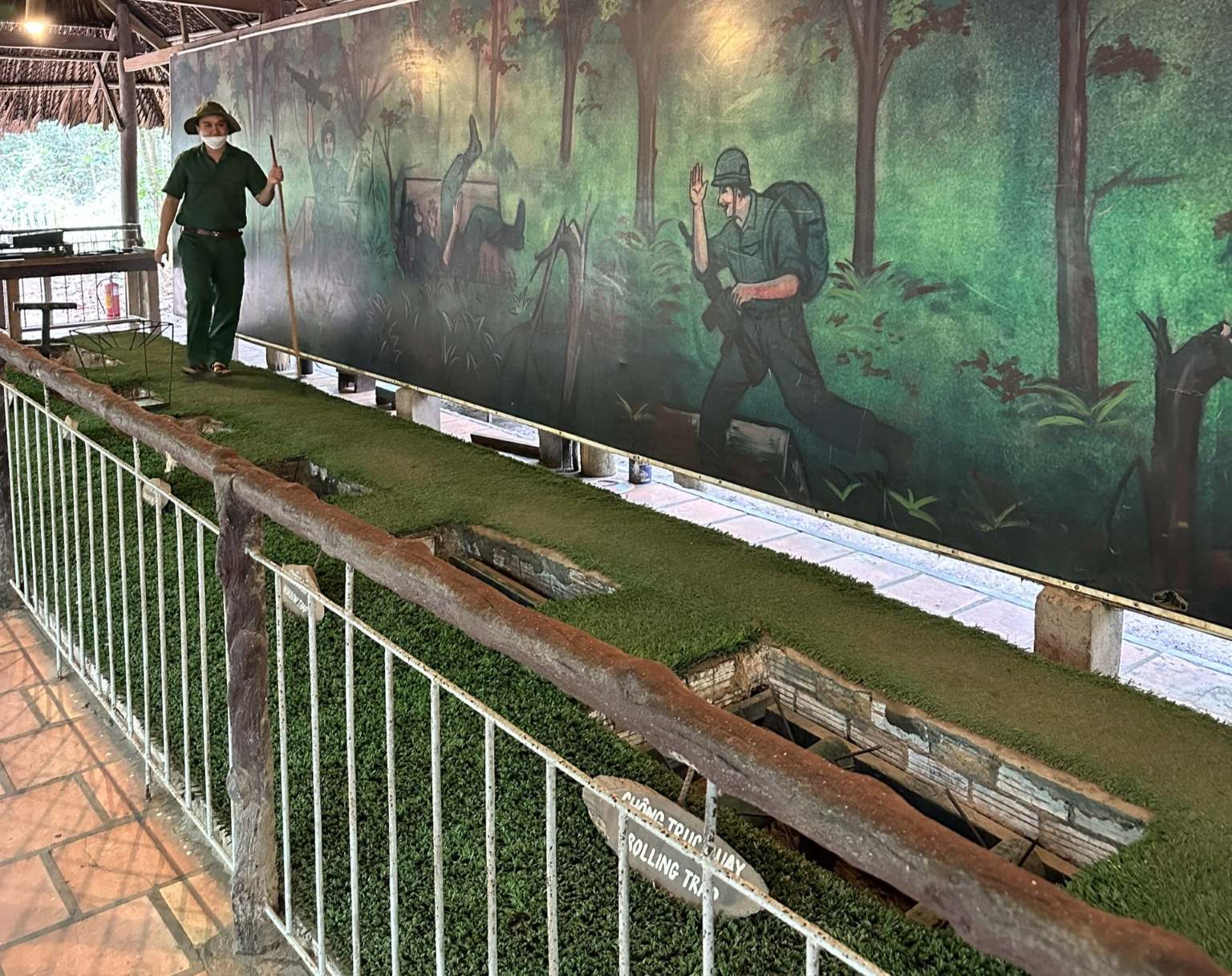 クチトンネルの見学時は安全に配慮｜子ども連れでも参加可能