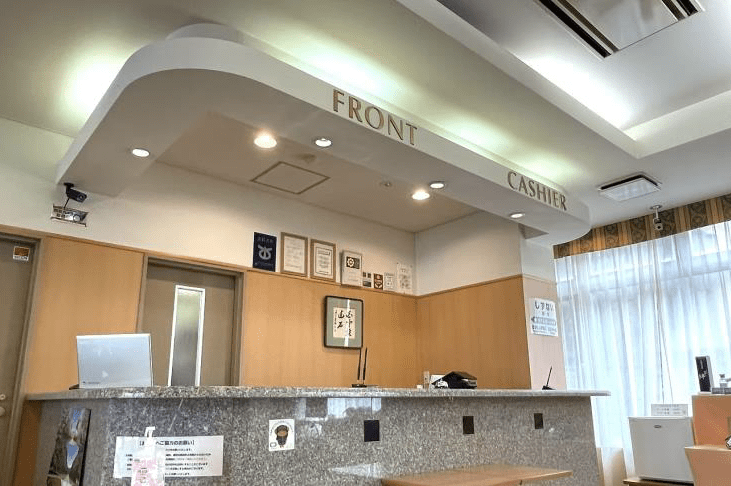 ホテルローレル ロビー