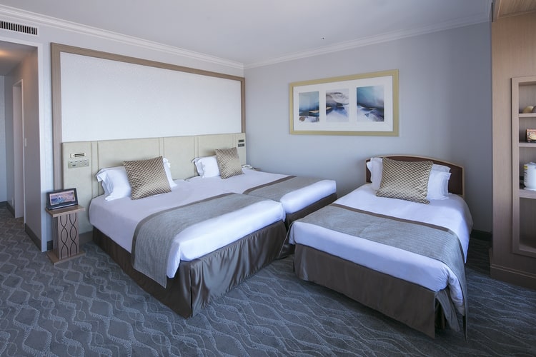 横浜ロイヤルパークホテル スカイリゾートフロア「アトリエ」デラックスツインシティビュー