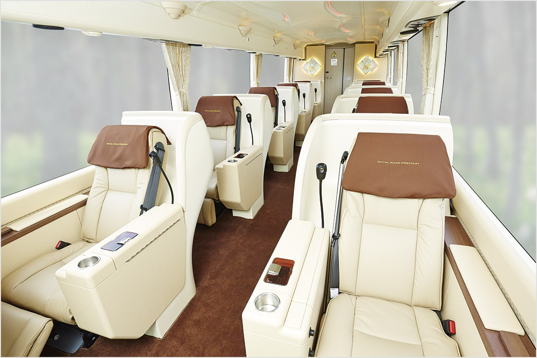 広々として足元もゆったり寛げるラグジュアリーバス